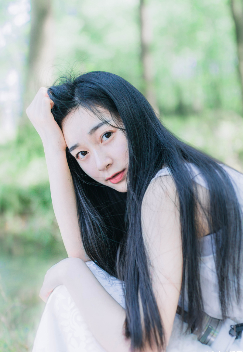 娜娜问我，那你朋友有对你说些什么吗？我说，我只看望过他一次，时间特别短，他问了问我的情况，说，你快回去吧，这都录着呐，估计这次是够呛了。死倒是没有什么可怕的，怕的就是知道自己怎么死。你可要一定要死于意外啊，这样才不害怕。你知道什么最可怕，就是害怕。娜娜睁大了眼睛，说，有这么说自己朋友的吗？我说，你要习惯他，他这是真心祝福你。——韩寒《我想和这个世界谈谈》